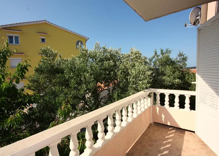 Appartement By The Sea Barbat, Rab - 5005